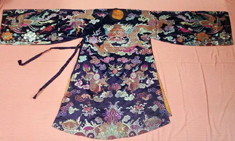 Trình làng bộ sưu tập trang phục các quan triều Nguyễn