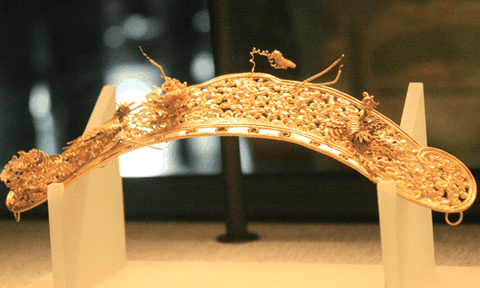 Trưng bày trang sức cổ có từ thời tiền sử đến thời Nguyễn