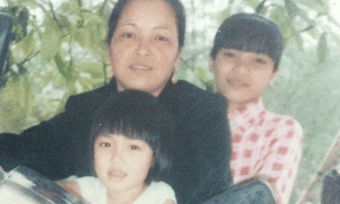 Tuổi thơ "khét tiếng" của Hòa Minzy