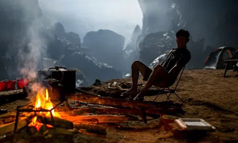 150 porter theo hãng truyền hình ABC vào hang Sơn Đoòng để làm gì?