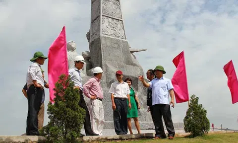 Quảng Ninh: Sẽ hoàn thành khắc phục Tượng đài  25 tỷ bị sét đánh vỡ chóp vào ngày 8/6