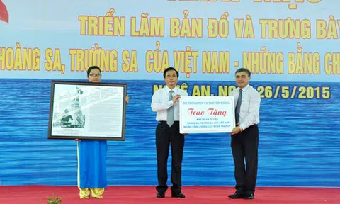 Nghệ An: Triển lãm bản đồ và trưng bày tư liệu về Hoàng Sa, Trường Sa 