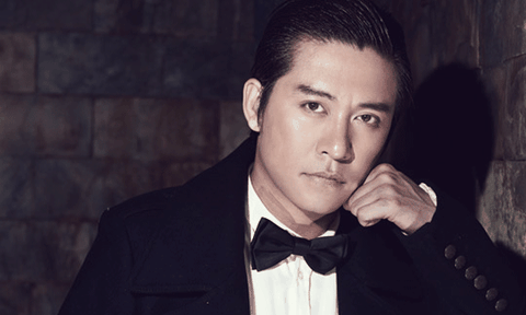 Tuấn Hưng nổi khùng khi bị nhà báo có tiếng chê nhạt nhẽo