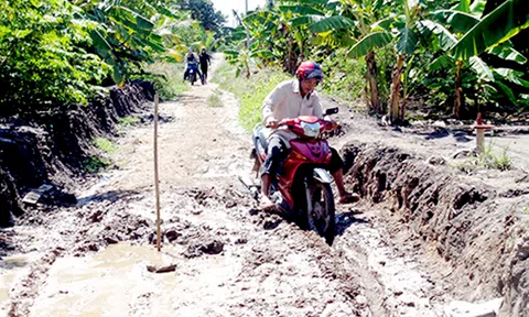 Hậu Giang: Bao giờ đường mới hoàn thành ?