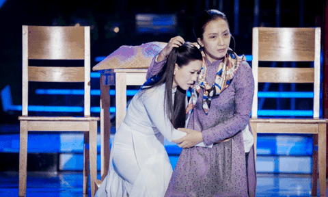 Ái Phương khiến Hoài Linh rơi nước mắt rồi “ẵm” 100 triệu đồng