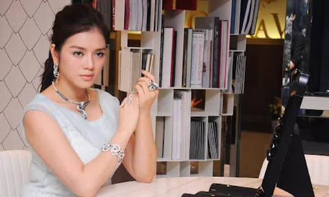 Lý Nhã Kỳ tổ chức triển lãm kim cương khoe gia tài đồ sộ