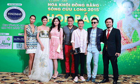  Hà Anh chia sẻ bài học đầu tiên cho thí sinh Hoa khôi ĐBSCL 2015 