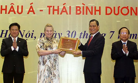 Châu bản triều Nguyễn đón nhận Bằng di sản