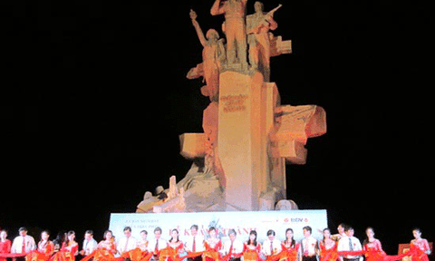 Khánh thành Tượng đài chiến thắng Cửa Việt 