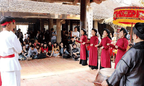 Cuộc trình diễn “kho báu” đình làng Việt
