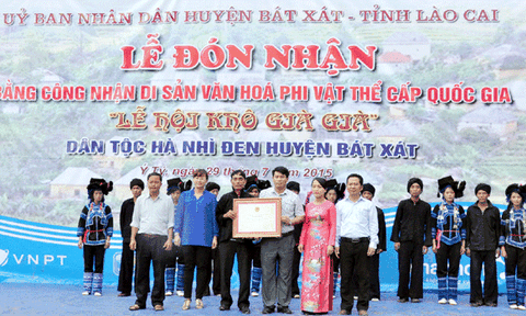 Lào Cai: Đón bằng công nhận DSVH phi vật thể quốc gia Lễ hội Khô già già của dân tộc Hà Nhì  