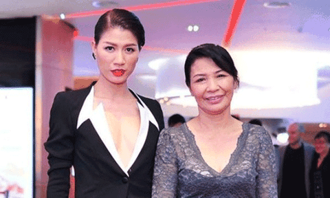 Thái độ "lạ lùng" của mẹ Trang Trần trước tin con gái bị truy tố