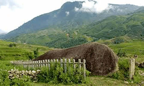 Yên Bái: Phát hiện bãi đá sa thạch khắc cổ niên đại 300-400 năm  