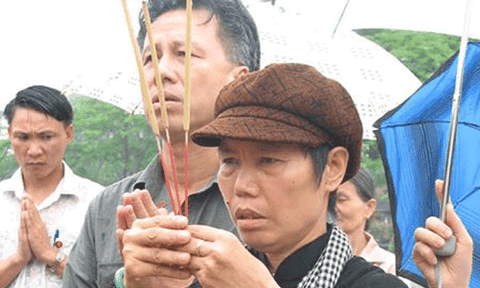 Khởi đăng thiên phóng sự đặc biệt: Chiếc đầu lâu cắm bút, con dao găm và bà mẹ già mỏi mắt chờ con (Kỳ 6)