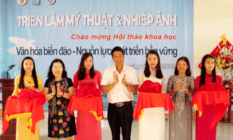 Triển lãm Mỹ thuật và Nhiếp ảnh về biển đảo tại Quảng Bình