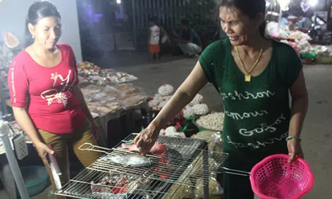 Thăm “xóm nướng” đêm Lý Sơn