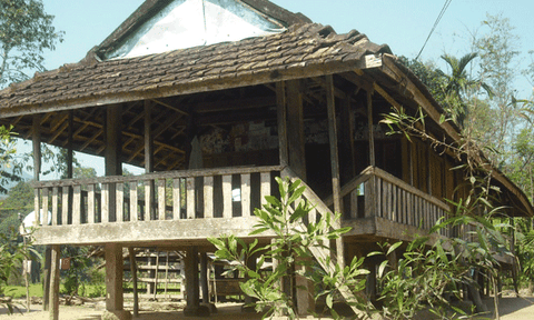 Buộc mây, độc đáo kiến trúc nhà sàn dân tộc Hrê.