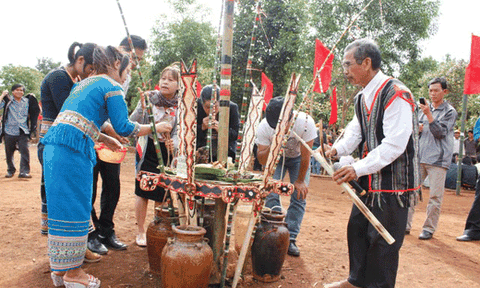 Độc đáo Lễ Ting Pêng của người Xơ Đăng ở Kon Tum
