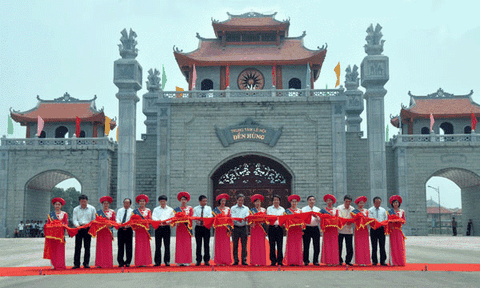 Khánh thành Cổng vào Trung tâm lễ hội Khu Di tích quốc gia đặc biệt Đền Hùng