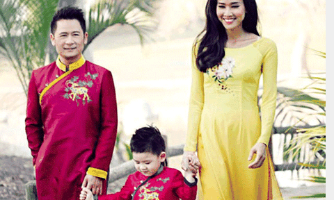  Các con Bằng Kiều khen bạn gái bố xinh đẹp 