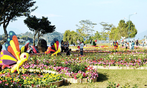 Đà Lạt: 6 tỷ đồng xây dựng tiểu cảnh hoa bên hồ Xuân Hương phục vụ Festival