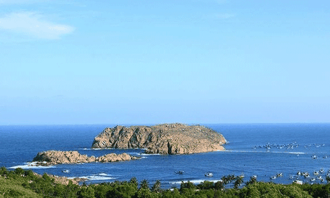 Đến Bình Định khám phá Hòn Khô