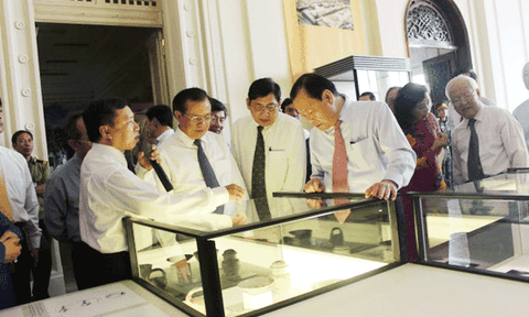 Cổ vật Hoàng thành  đến với cư dân Nam bộ 