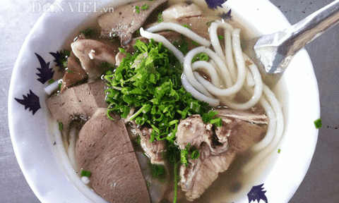 Hấp dẫn tô bánh canh Bến Có gia truyền ở Trà Vinh