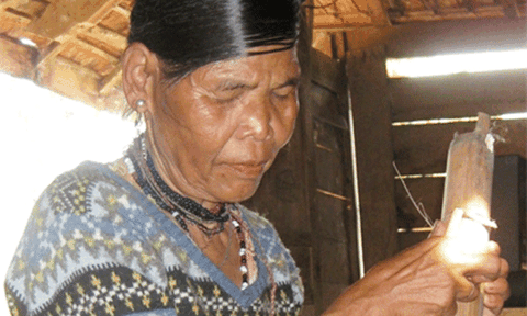 Tục chữa bệnh độc đáo của người Chứt, Quảng Bình