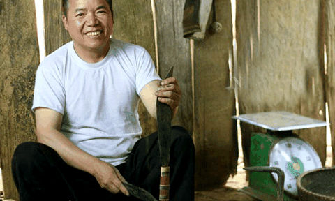 Nghề rèn của người Mông và bí quyết làm dao sắc, bền