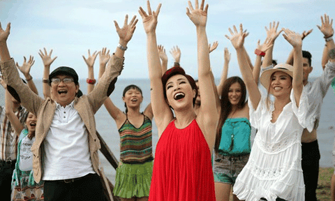 Uyên Linh ra mắt MV mới “The Colors of Vietnam”