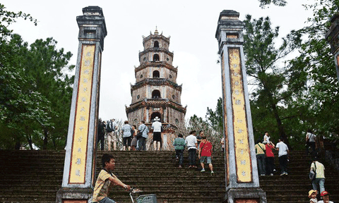 Vẻ đẹp kiến trúc tháp Phước Duyên và chùa Linh Mụ