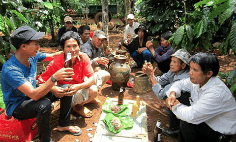 Độc đáo tục kết nghĩa của người Jrai