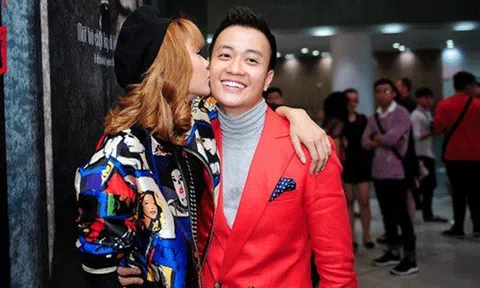 Minh Hằng ôm hôn Lương Mạnh Hải giữa đám đông