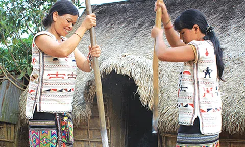 Hoa văn trên thổ cẩm Mạ
