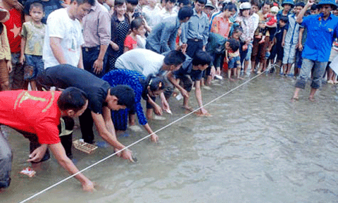Hà Giang: Độc đáo Lễ hội đua cá người Tày năm 2015