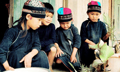 Người La Chí và phong tục nhận cha mẹ nuôi