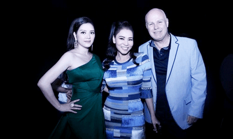 Thu Minh: "Con tôi phải thông thạo 3 ngoại ngữ"