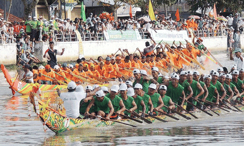 Lễ hội đua ghe ngo Sóc Trăng: Các đội sẵn sàng tranh tài