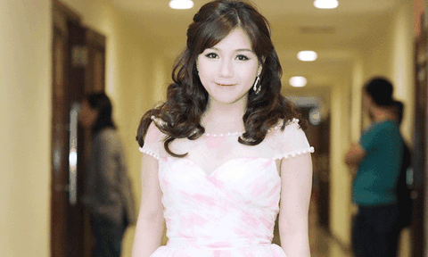 Thùy Chi được tôn vinh tại Bài hát Việt tháng 11