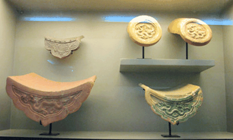 Hà Nội: Tiếp nhận 14 bảng giới thiệu về các di chỉ trong Hoàng thành Thăng Long  