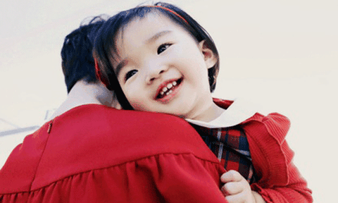  Nỗi buồn đằng sau sự kiêu hãnh của siêu mẫu đẳng cấp làm mẹ đơn thân 