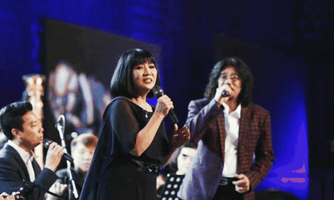  ​Cẩm Vân được vinh danh tại Bài hát yêu thích tháng 12 