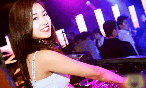 DJ Trang Moon: vượt qua những thị phi miệng lưỡi người đời 