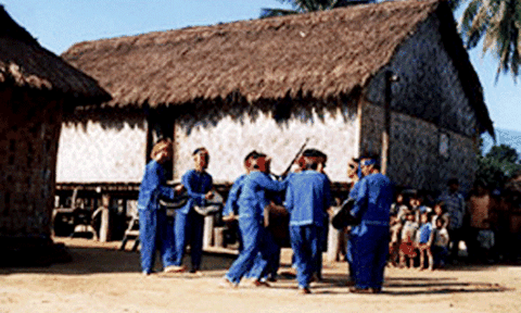 Nhà sàn dài - Kiến trúc nhà truyền thống của người Gié Triêng