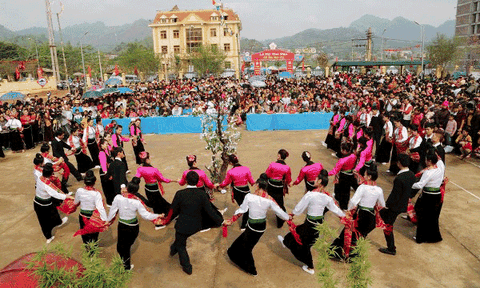 Sơn La phổ cập điệu xoè dân tộc Thái