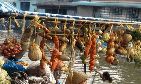 Lạ mắt với cây bẹo trên chợ nổi miền Tây Nam bộ