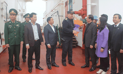 Hà Tĩnh: Đón tàu hàng lớn nhất cập cảng Sơn Dương