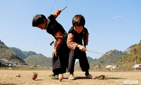 Đánh quay – Trò chơi truyền thống Ngày Tết của người Mông, Sơn La