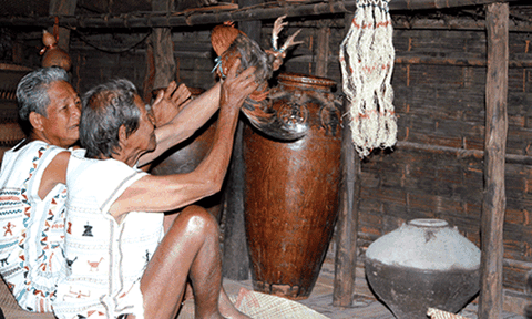 Lễ lên nhà mới của người Mạ